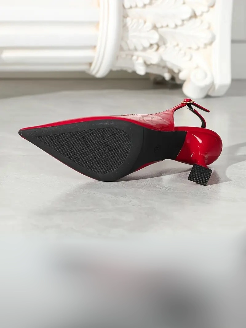 Sivri Burun Yüksek Topuklu Parlak Malzeme Kırmızı Kadın Ayakkabı