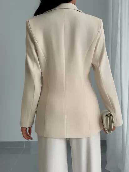 Klasik Yaka Çift Cepli Düğme Detaylı Bej Kadın Business Ceket