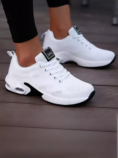 Nefes Alabilen Rahat ve Şık Hafif Kaymaz Bağcıklı Baskı Tabanlı Şık Kadın Koşu Ayakkabısı