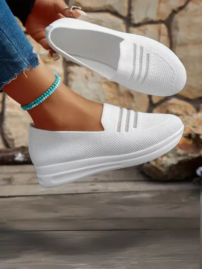 Yuvarlak Burunlu Bağcıksız Rahat Beyaz Kadın Ayakkabı