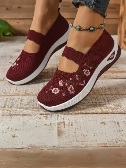 Kauçuk Tabanlı Üst Kumaş ve Astarlı Düşük Topuklu Rahat Bordo Kadın Sneaker