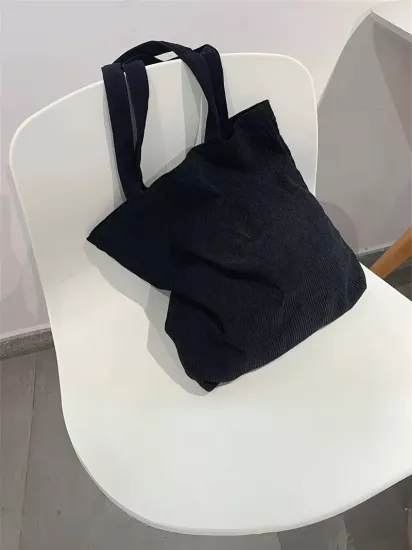 Kadife Kumaş Harf Yama Süslemeli Hafif ve Modern Kadın Bez Çanta