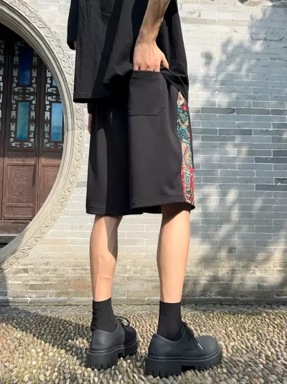 Geometrik Desenli Rahat Kesim Yaz Stili Polyester Karışımı, Kültürel ve Açık Hava Etkinlikleri İçin Mükemmel Erkek Şort